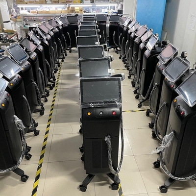 810nm 808nm ডায়োড আইস লেজার মেশিন 3 ওয়েভ ত্বকের টান / ছিদ্র অপসারণের জন্য
